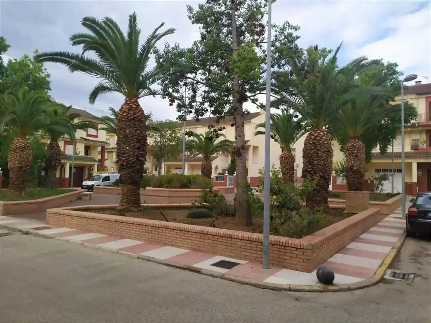 Vista exterior de Casa adosada en venta en Bailén con Aire acondicionado y Balcón