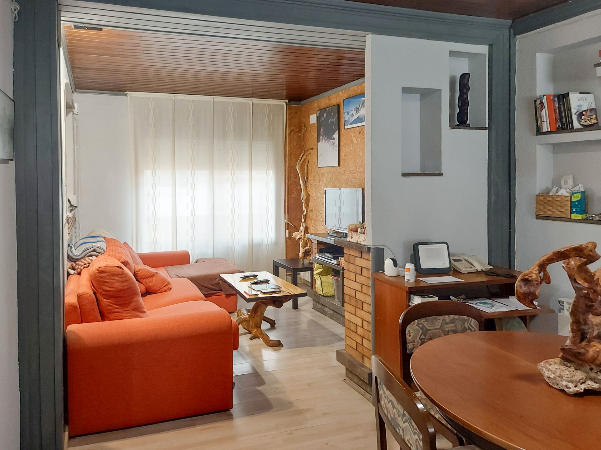 Sala d'estar de Casa adosada en venda en Campdevànol amb Calefacció i Internet