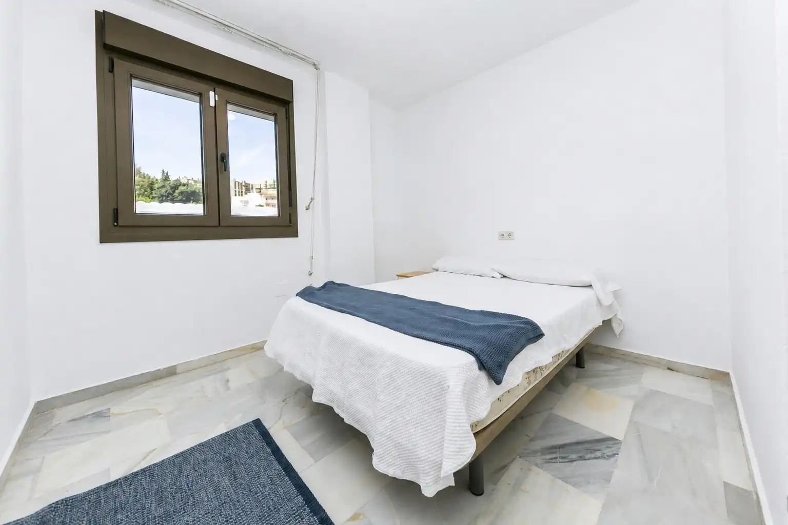 Habitación de Apartamento en venta en Fuengirola con Aire acondicionado, Terraza y Balcón
