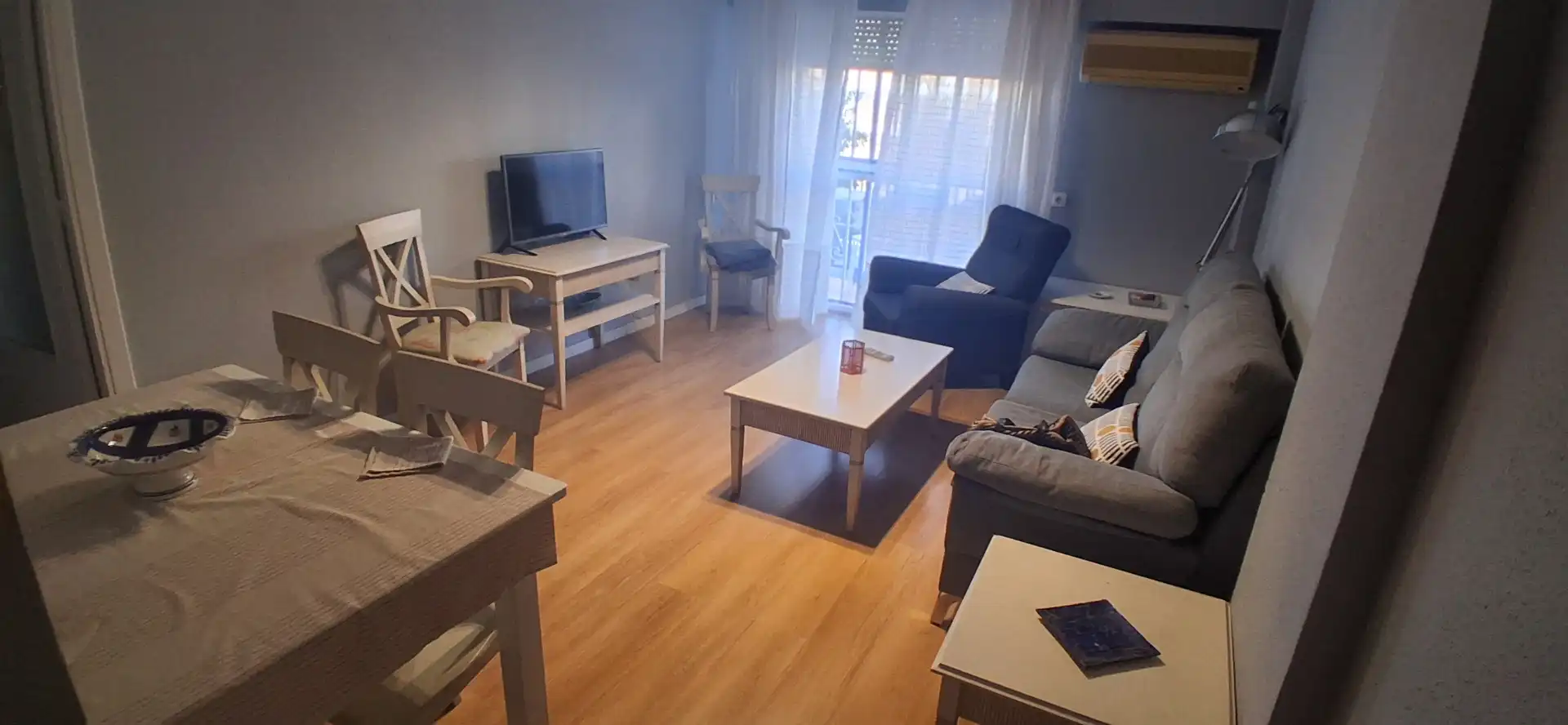 Wohnzimmer von Wohnung zur Miete in  Sevilla Capital mit Terrasse