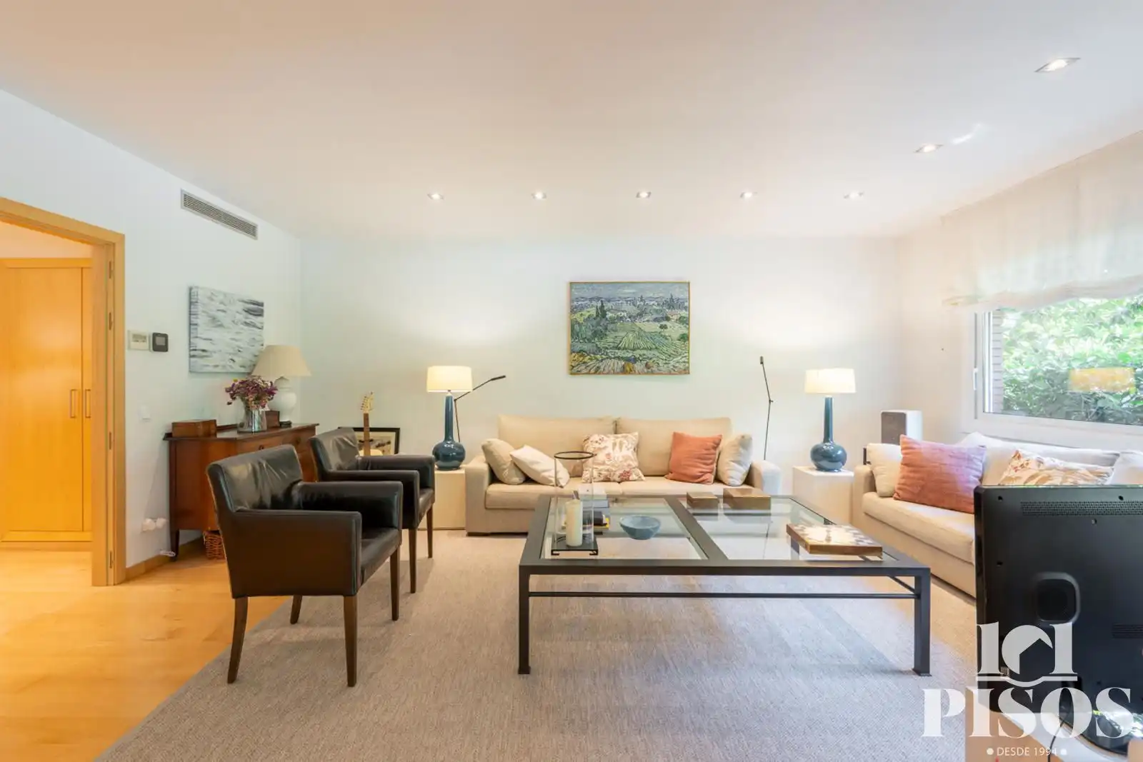 Living room of Flat for sale in Sant Cugat del Vallès  with Air Conditioner, Heating and Private garden