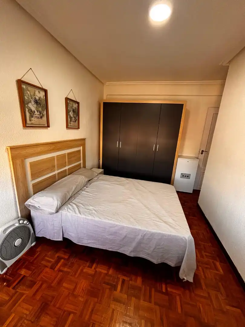 Schlafzimmer von Wohnung zur untervermieten in Burgos mit Möbliert