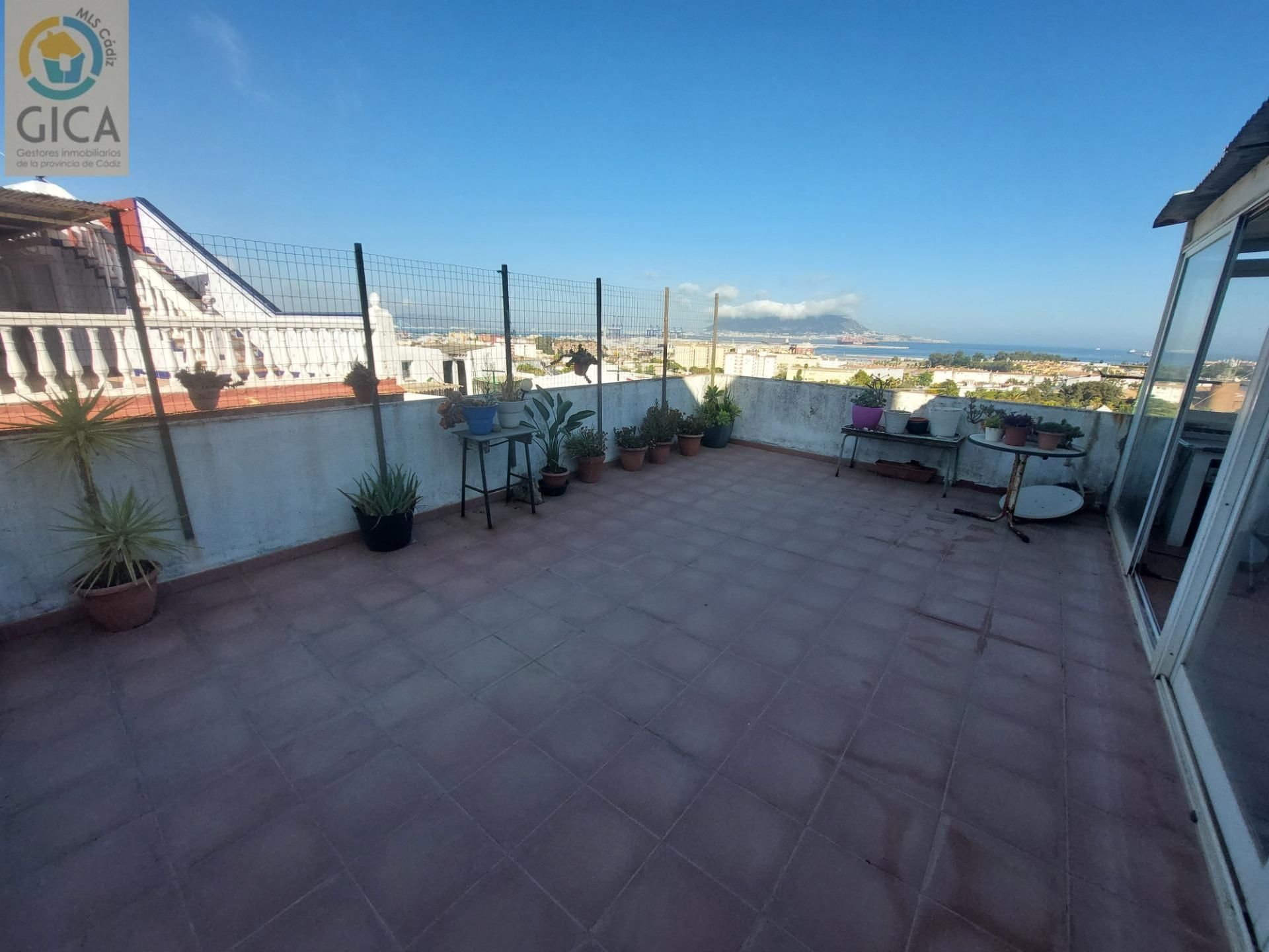 Terrace of House or chalet for sale in Algeciras  with Air Conditioner, Terrace and Balcony