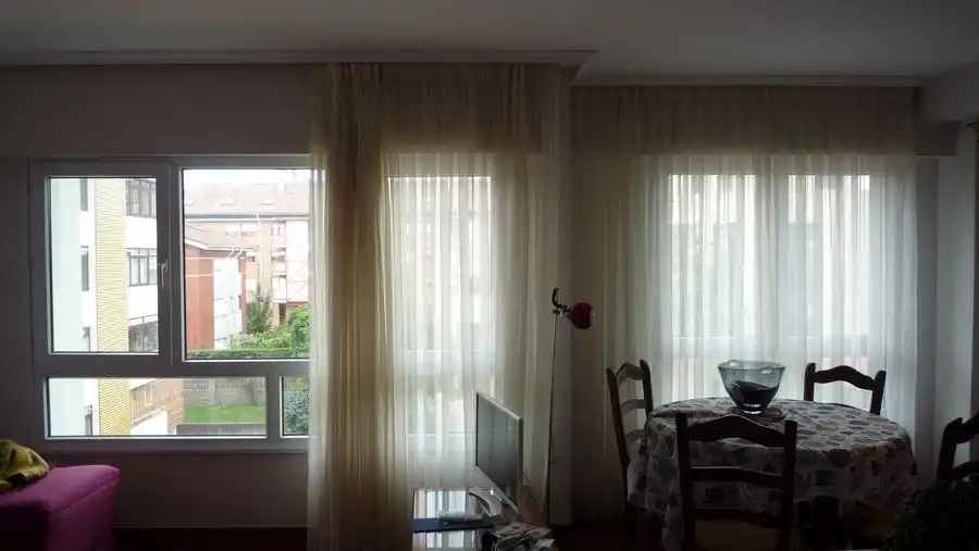 Sala de estar de Piso en venta en Santander con Calefacción, Trastero y Amueblado