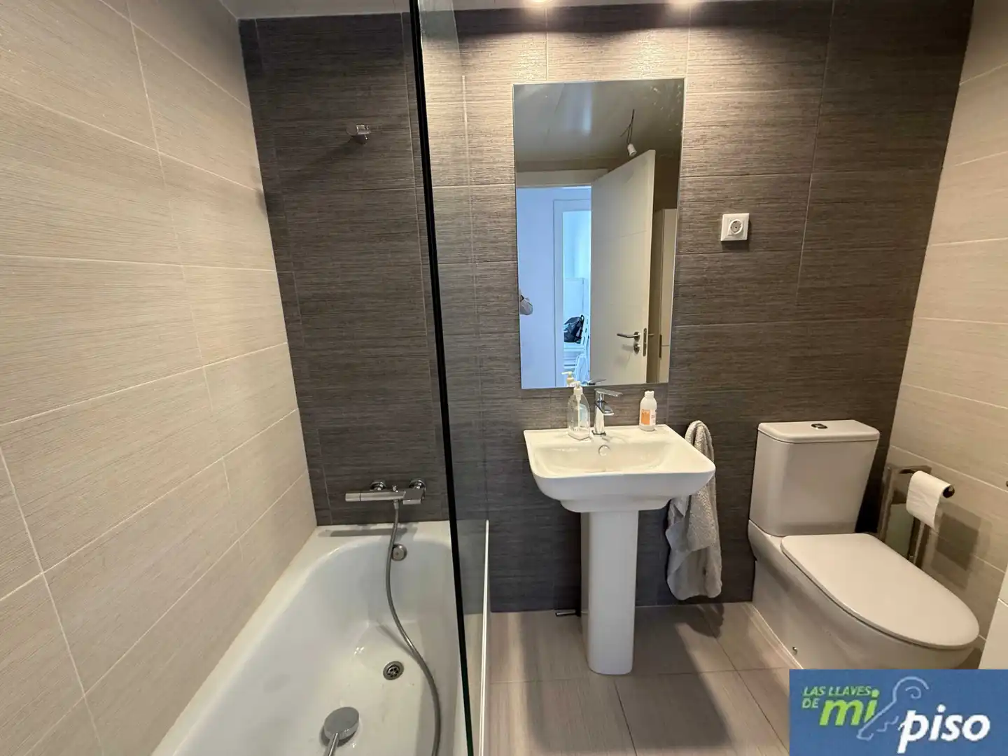 Badezimmer von Wohnung zum Verkauf in Valladolid mit Heizung, Privatgarten und Parkett