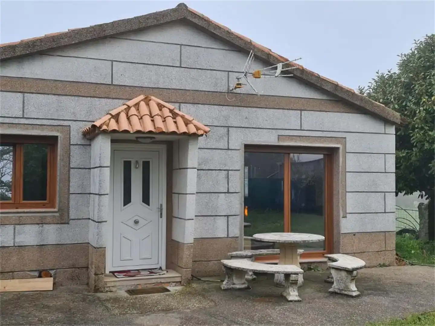 Vista exterior de Planta baixa en venda en Castro Caldelas amb Jardí privat, Parquet i Traster