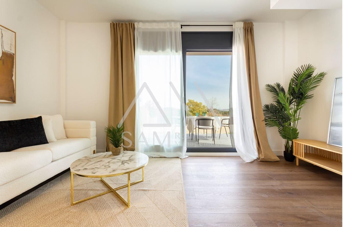 Sala d'estar de Casa o xalet en venda en Sant Esteve Sesrovires amb Aire condicionat, Calefacció i Jardí privat