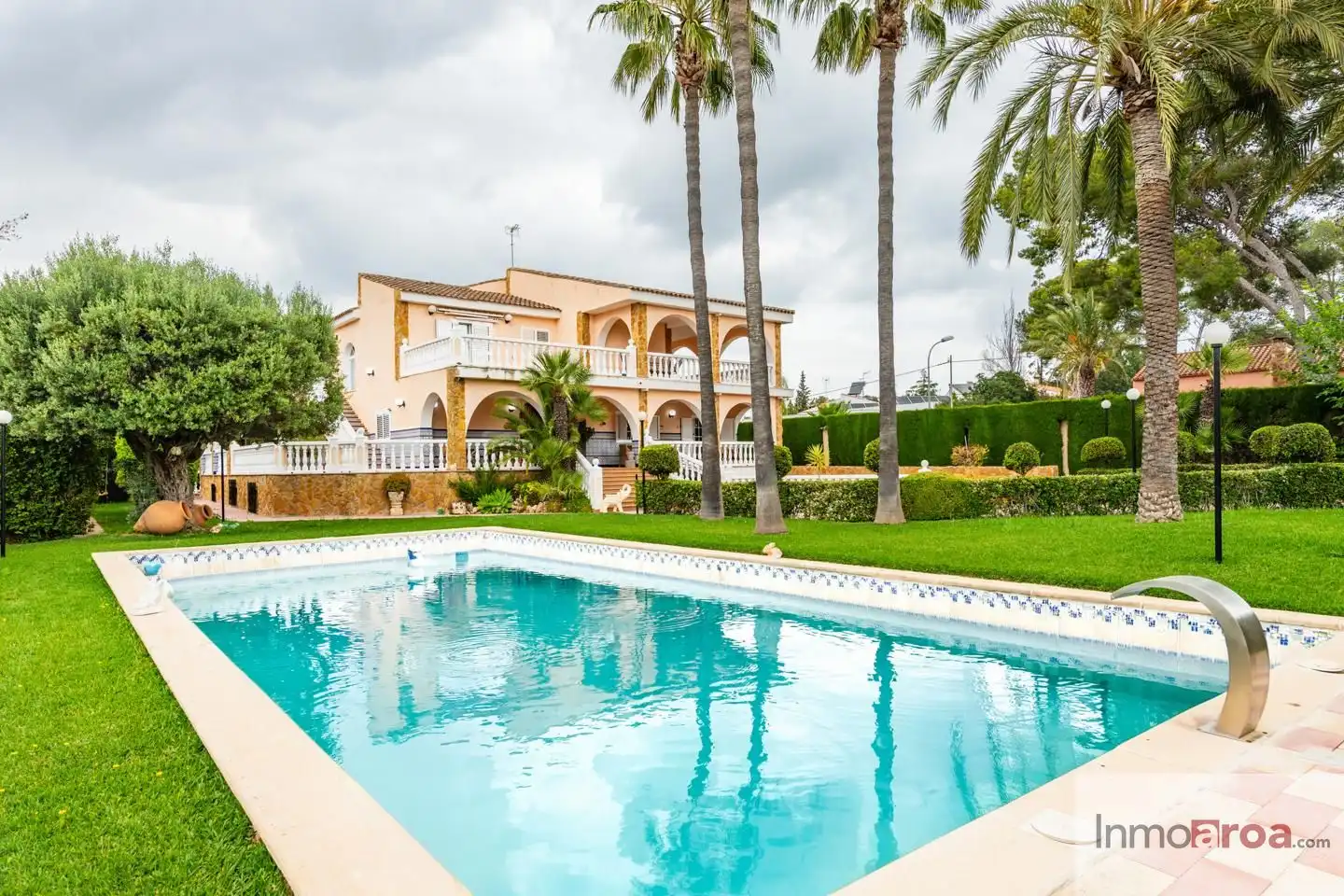 Piscina de Casa o chalet en venta en L'Eliana con Jardín privado, Terraza y Piscina