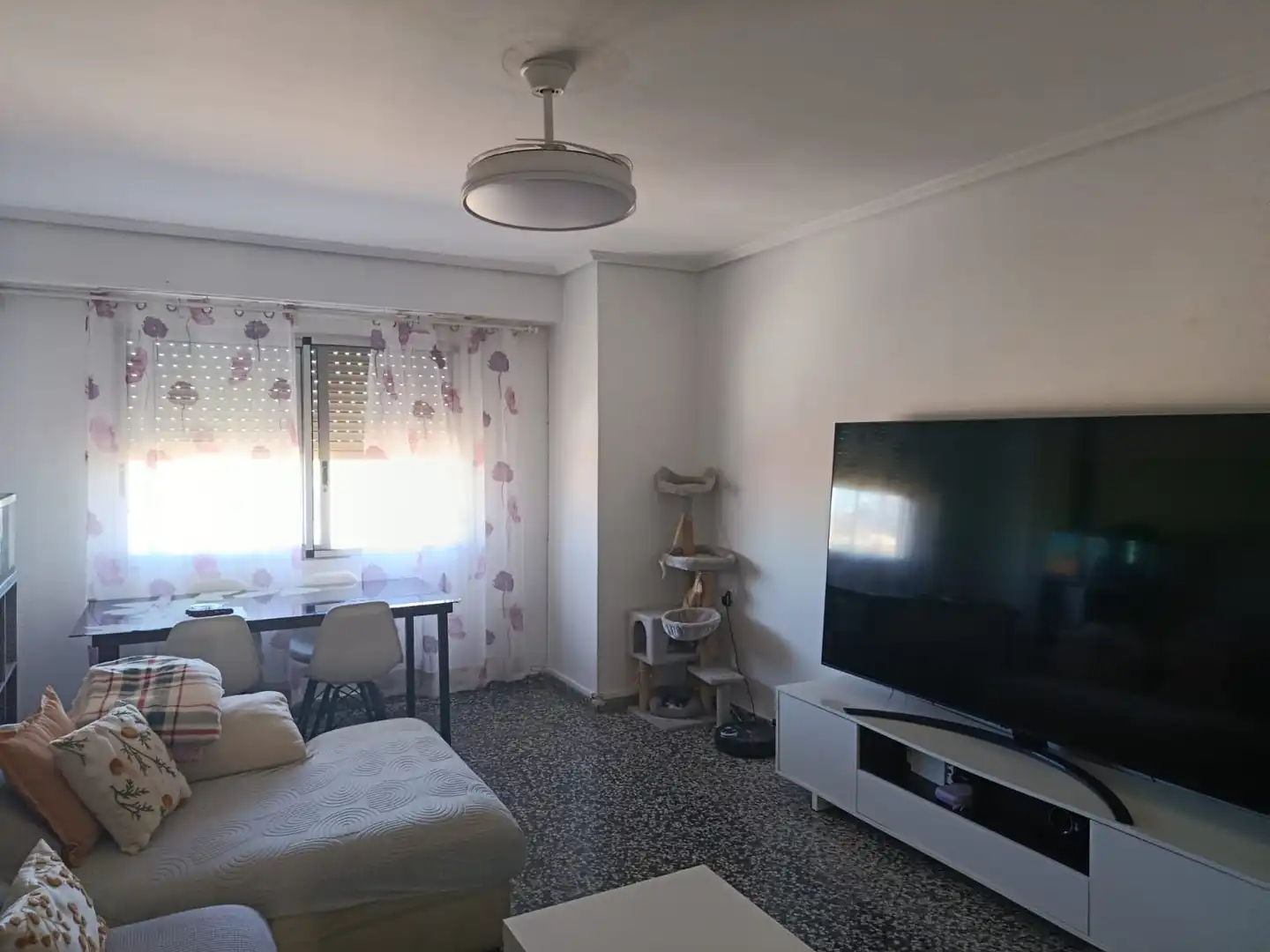 Wohnzimmer von Wohnung zum Verkauf in Valencia mit Klimaanlage, Heizung und Balkon