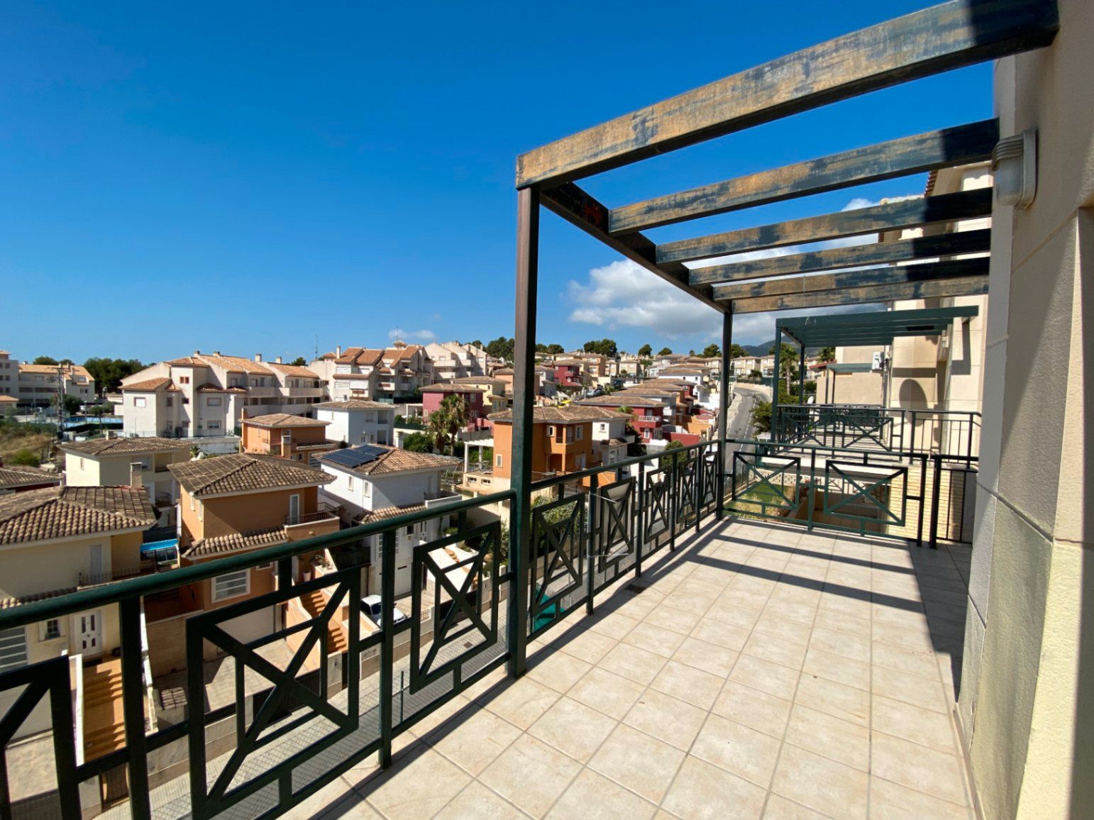 Terrassa de Casa o xalet en venda en La Nucia amb Calefacció, Jardí privat i Piscina