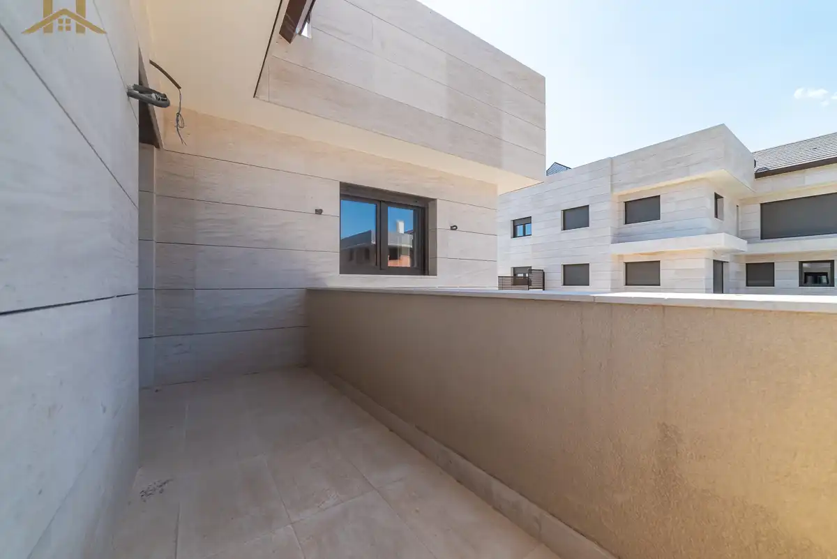 Terrace of Houses for sale in Miraflores de la Sierra  with Heating, Private garden and Storage room