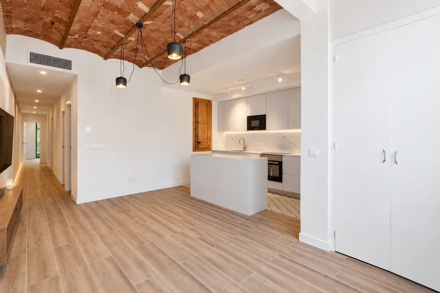 Kitchen of Flat for sale in Barcelona  with Air Conditioner, Heating and Oven