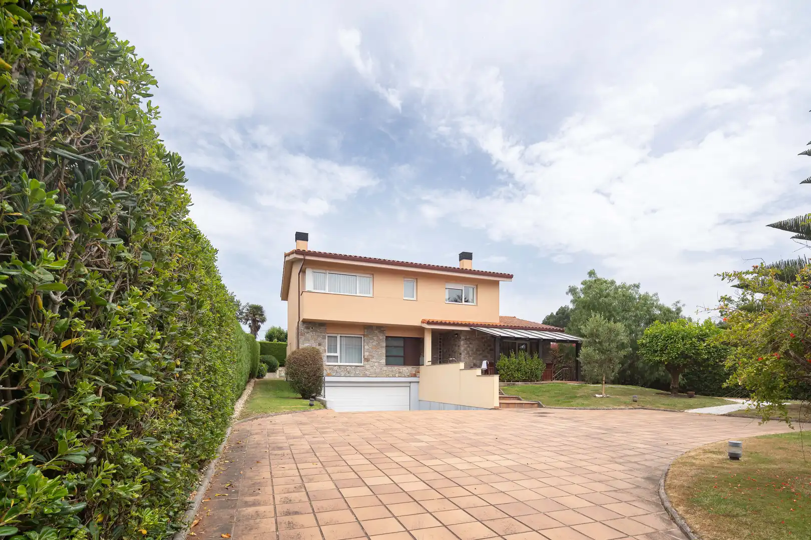 Jardín de Casa o chalet en venta en Sada (A Coruña) con Calefacción, Jardín privado y Piscina