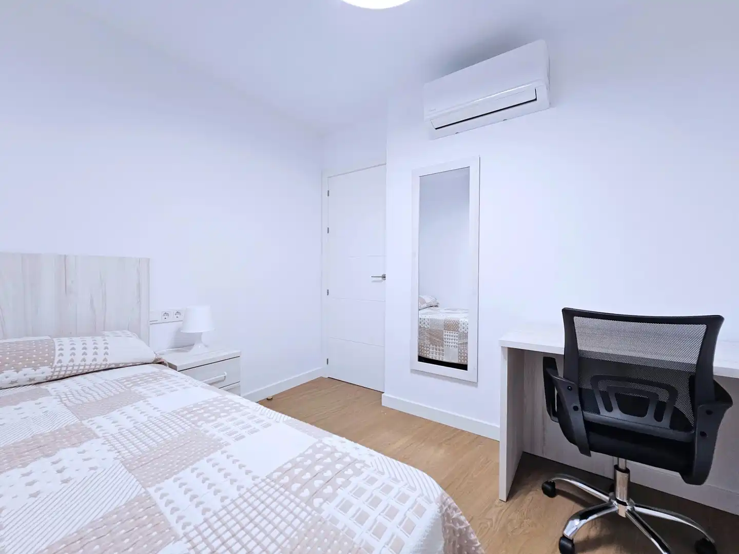 Bedroom of Flat for rent in Cartagena  with Air Conditioner and Furnished