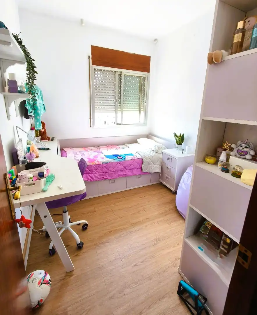 Habitación de Piso en venta en Barcelona con Parquet y Balcón