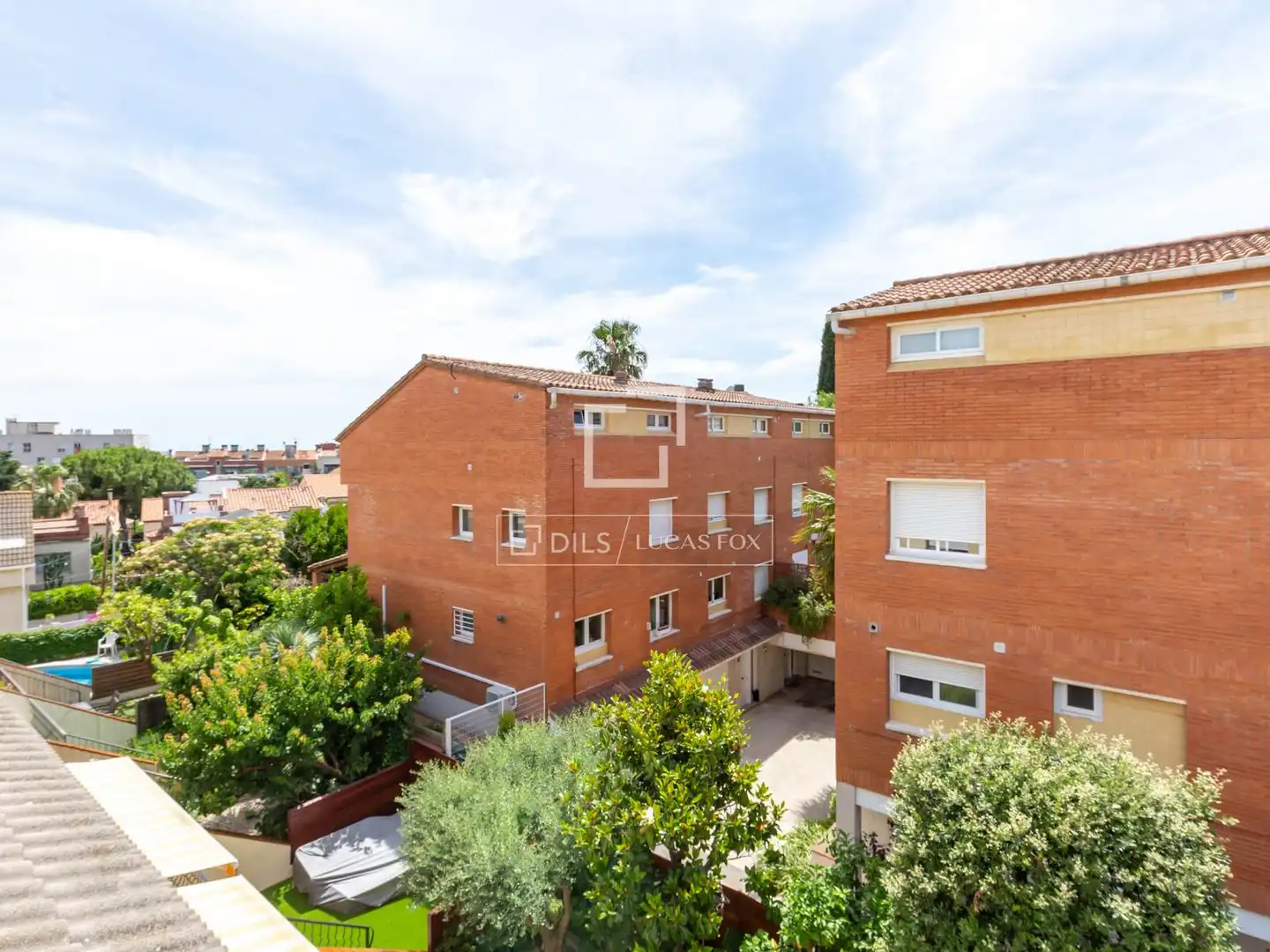 Vista exterior de Casa o chalet en venta en Sant Just Desvern con Aire acondicionado, Calefacción y Jardín privado