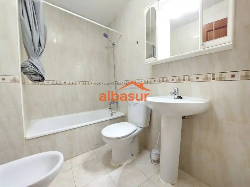 Baño de Piso en venta en Fernán-Núñez con Amueblado