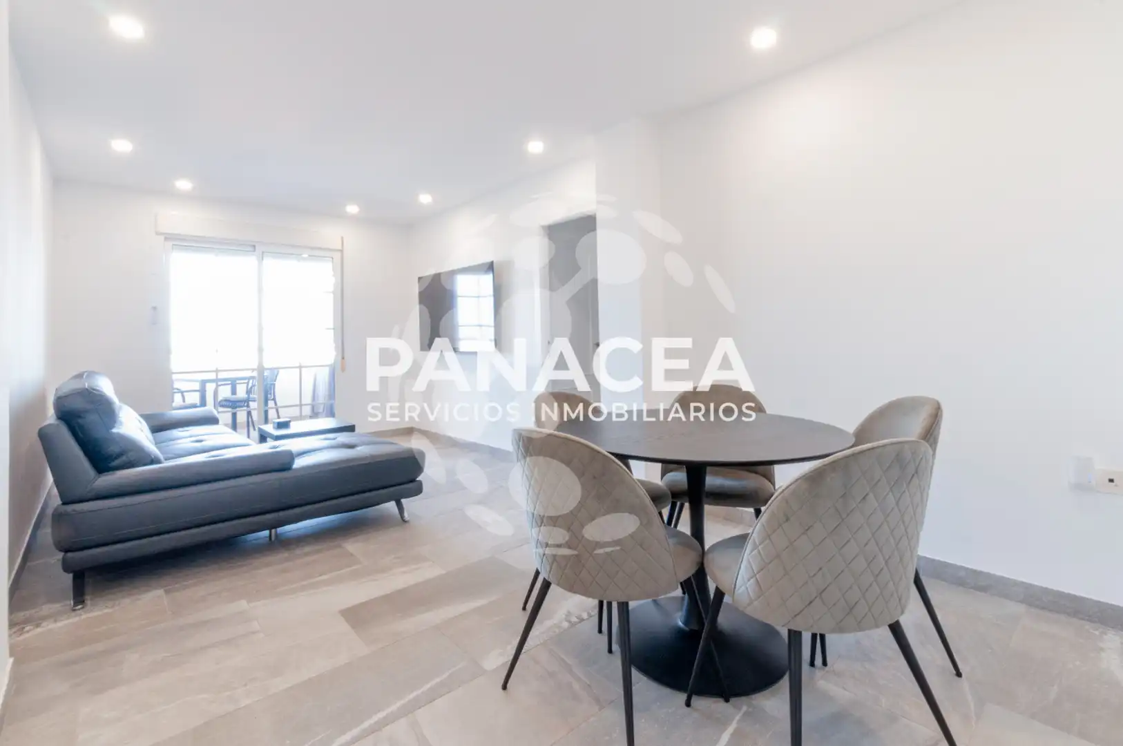 Piso en venta en Vícar con Terraza, Amueblado y Horno