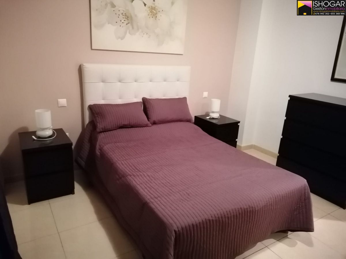 Habitación de Piso de alquiler en Valdepeñas con Aire acondicionado, Calefacción y Balcón