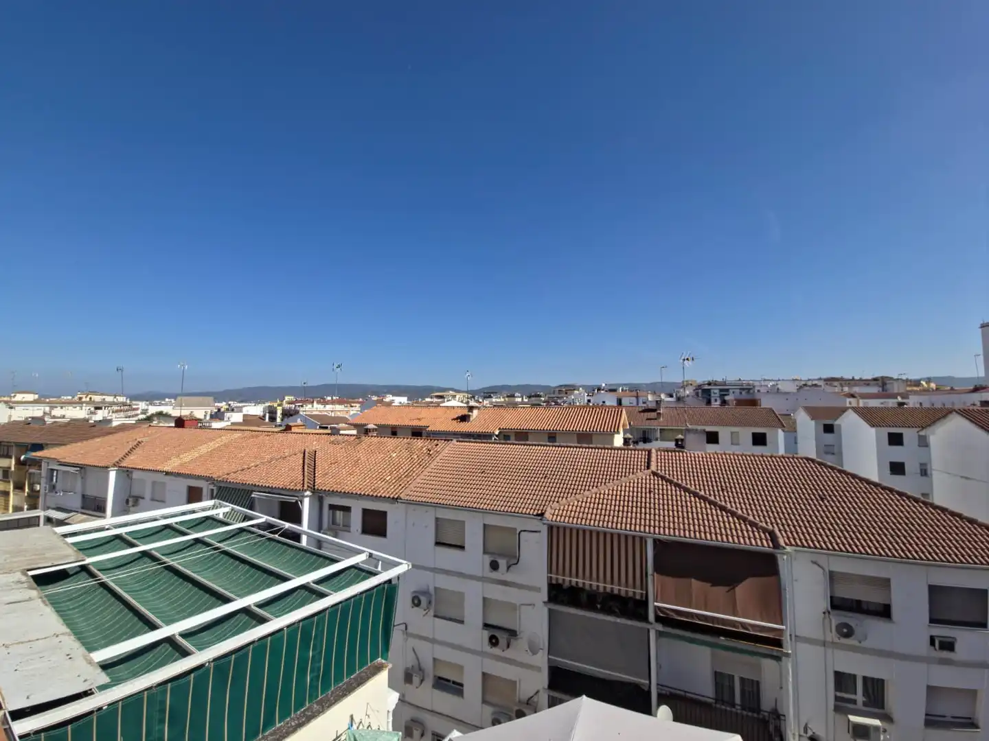 Vista exterior de Ático en venta en Andújar con Aire acondicionado, Terraza y Amueblado