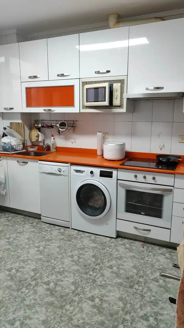 Cocina de Piso en venta en Bilbao  con Calefacción, Amueblado y Horno
