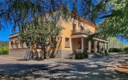 Vista exterior de Casa o xalet en venda en Terrassa amb Terrassa, Piscina i Balcó