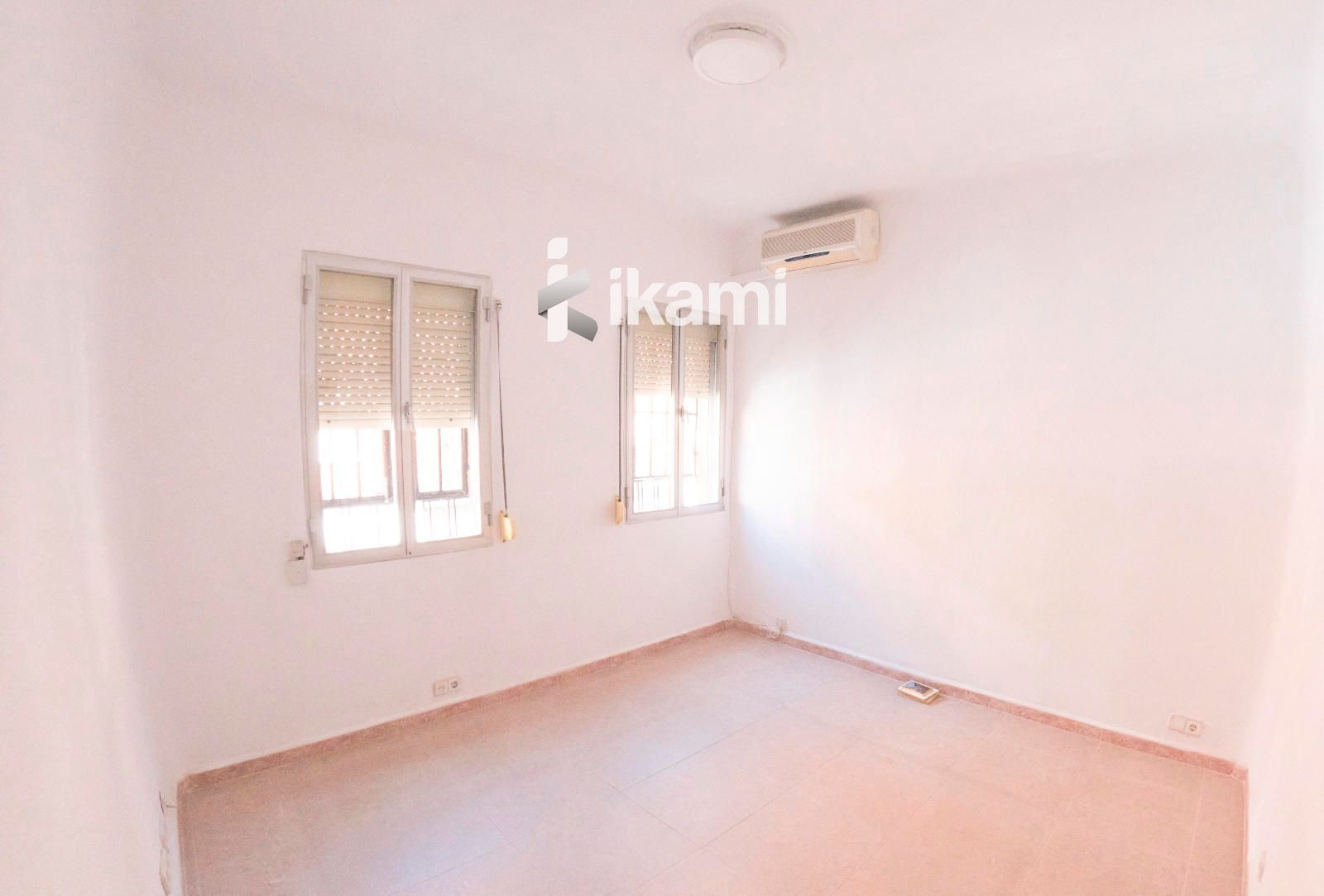 Habitación de Piso en venta en  Madrid Capital con Aire acondicionado, Calefacción y Trastero