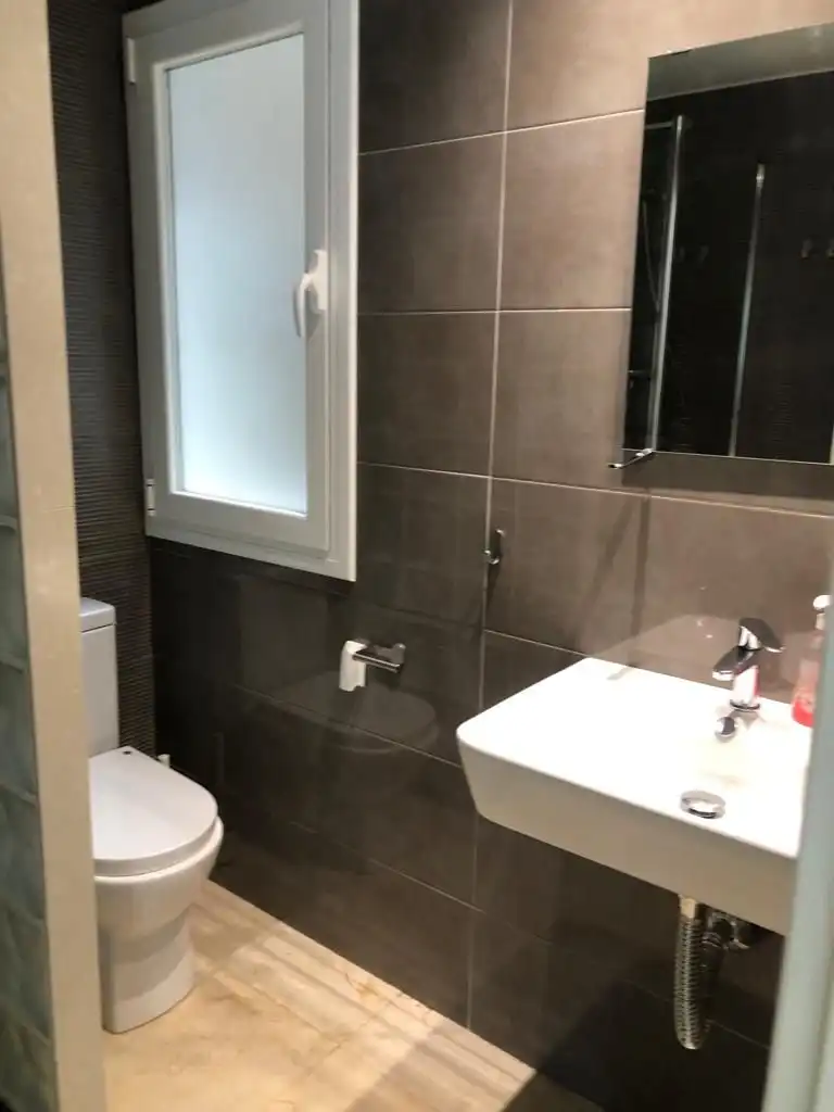 Badezimmer von Wohnungen zur Miete in Centre Històric