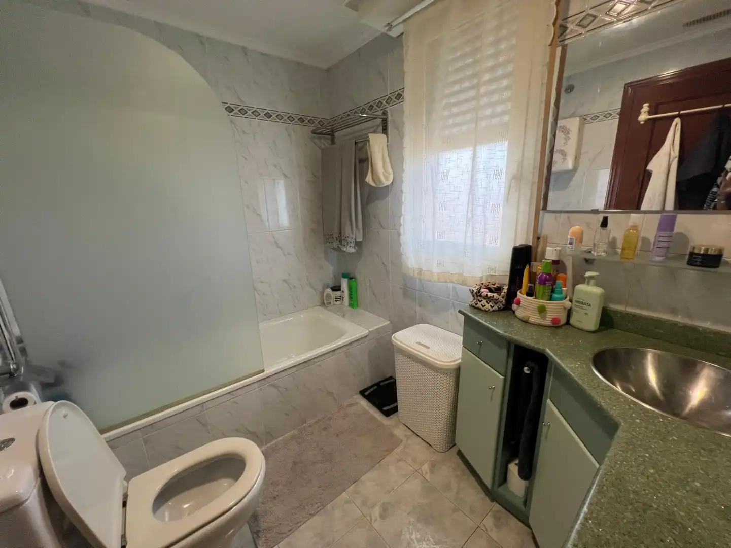Baño de Piso en venta en  Logroño con Calefacción, Terraza y Trastero
