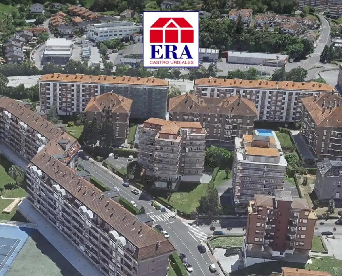 Vista exterior de Piso en venta en Castro-Urdiales con Calefacción, Terraza y Trastero