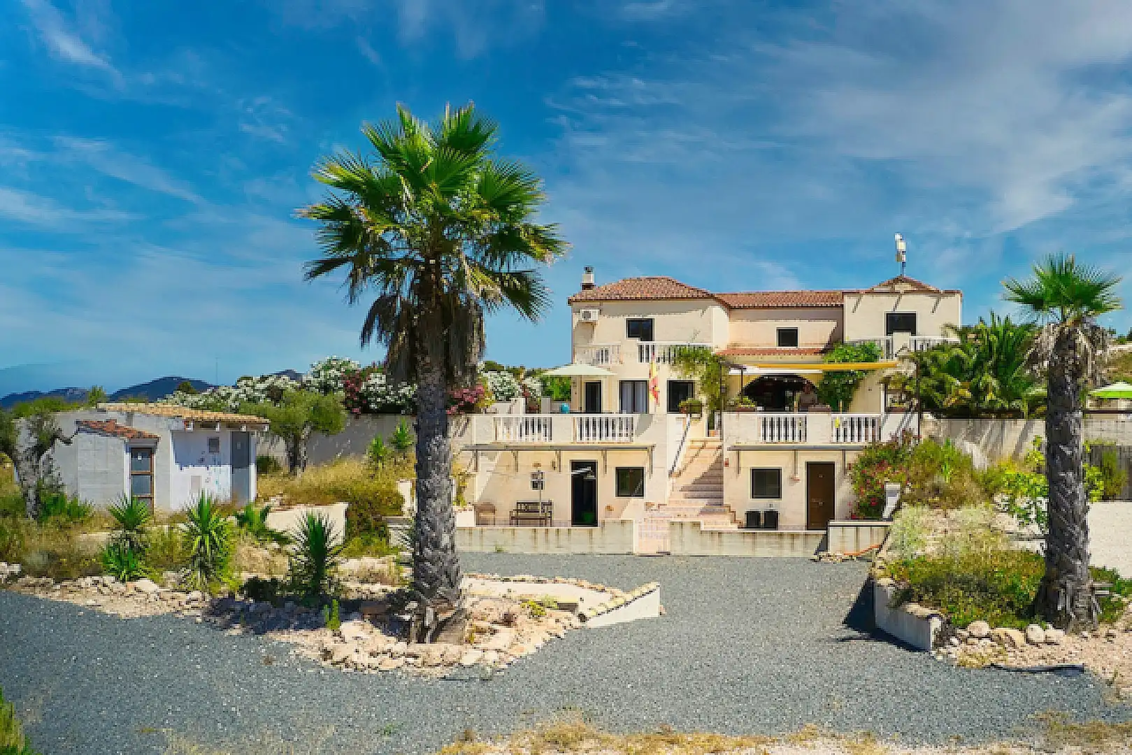 Vista exterior de Casa o xalet en venda en Orihuela amb Aire condicionat, Terrassa i Alarma