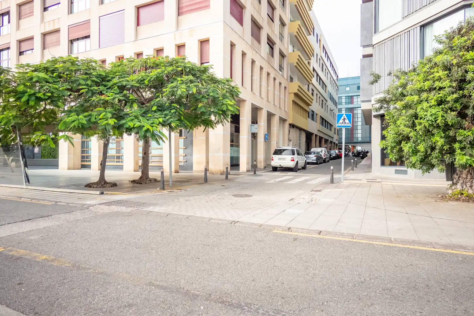 Vista exterior de Oficina en venda en Las Palmas de Gran Canaria amb Alarma