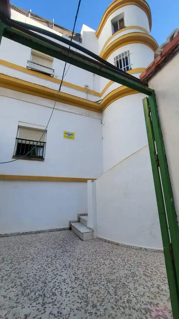 Vista exterior de Edificio en venta en Cádiz