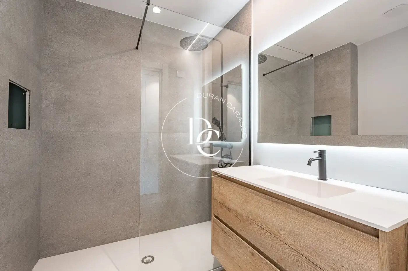 Bathroom of Houses for sale in Sitges  with Air Conditioner, Private garden and Terrace