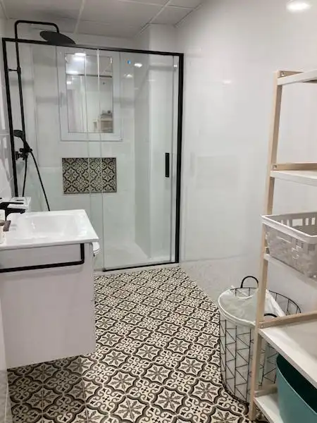 Baño de Piso de alquiler en Vélez-Málaga con Aire acondicionado, Calefacción y Amueblado