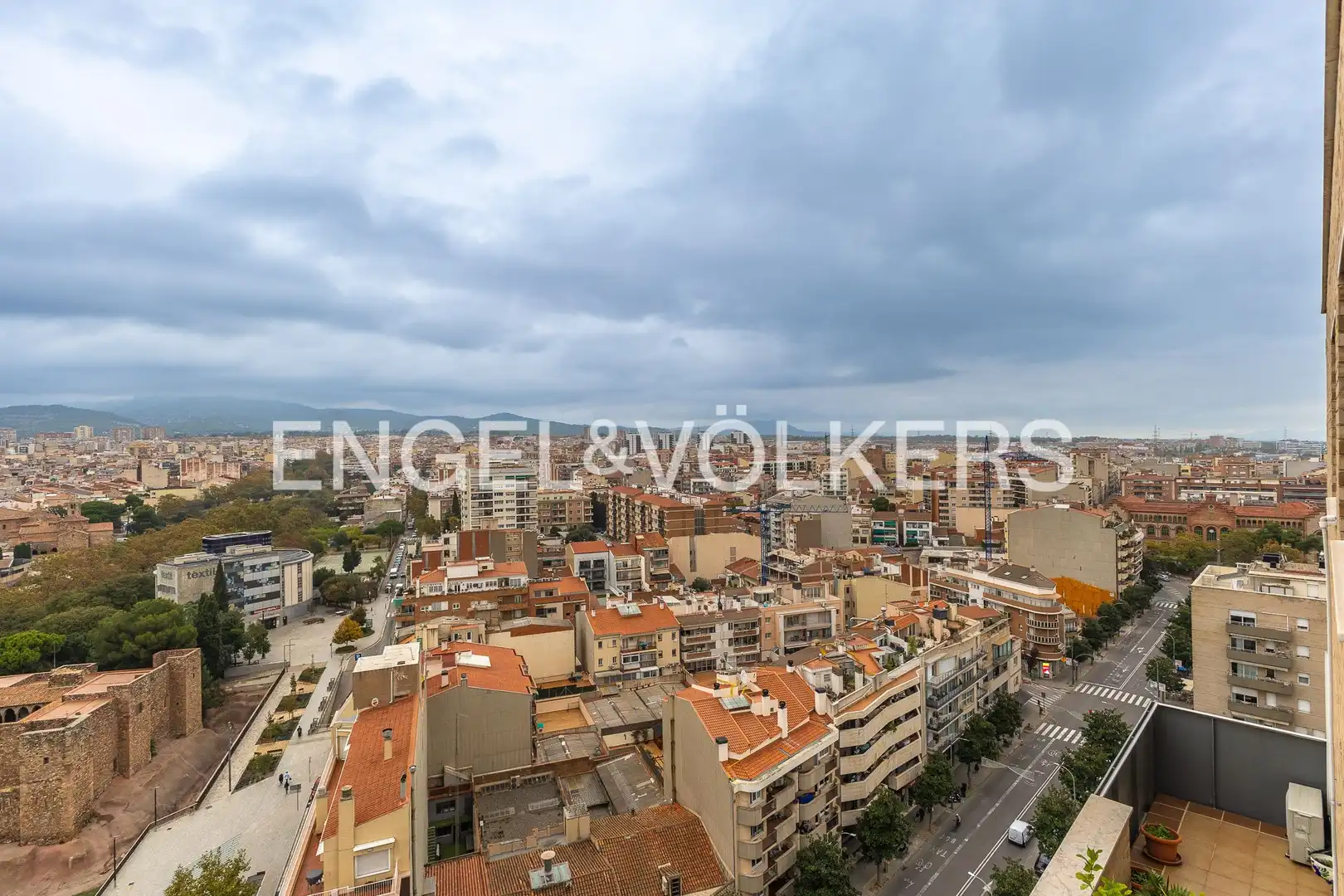 Vista exterior de Dúplex en venta en Terrassa con Aire acondicionado, Calefacción y Terraza