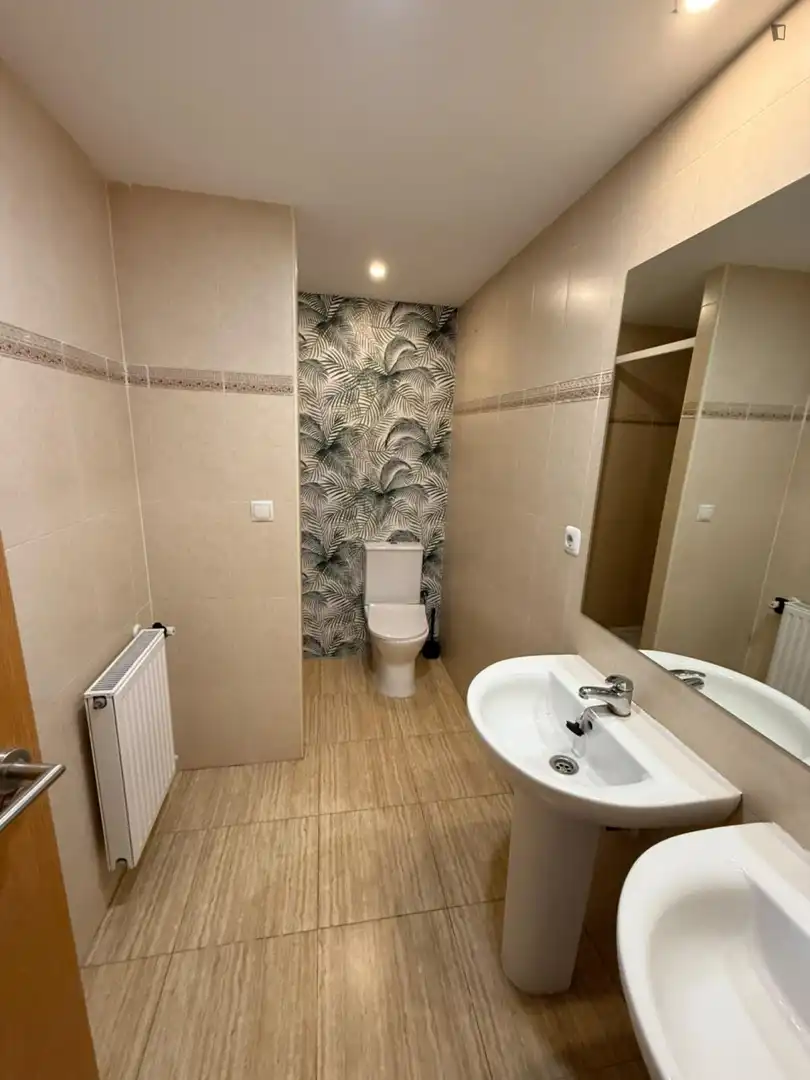 Bathroom of Apartments for share in Las Castañeras - Bulevar