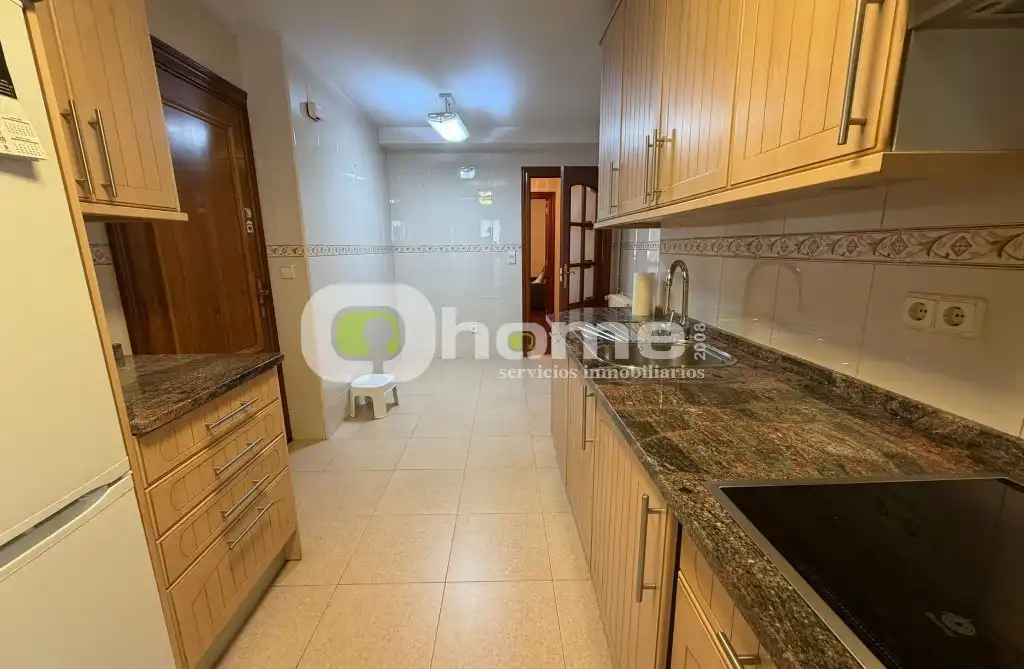 Kitchen of Flat for sale in Zamora Capital   with Air Conditioner, Heating and Parquet flooring