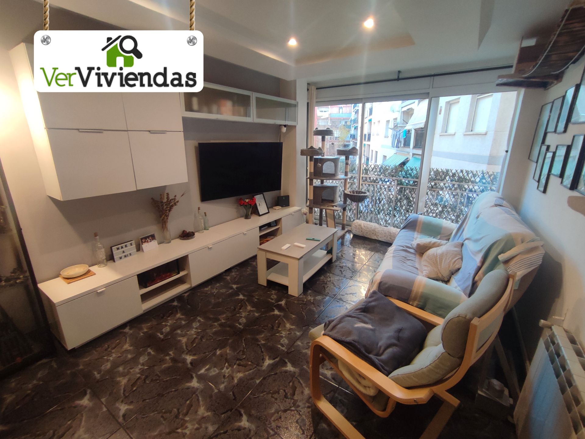 Vista exterior de Pis en venda en Barberà del Vallès amb Calefacció, Forn i Internet