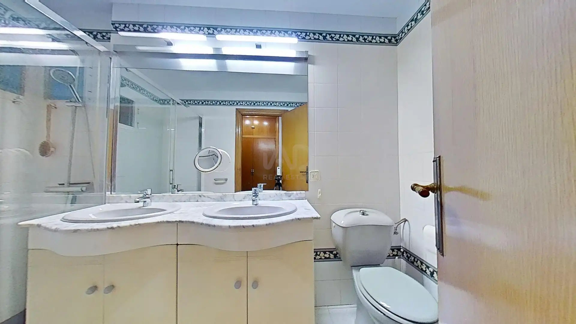 Baño de Casa adosada en venta en Castellón de la Plana / Castelló de la Plana con Aire acondicionado, Calefacción y Terraza