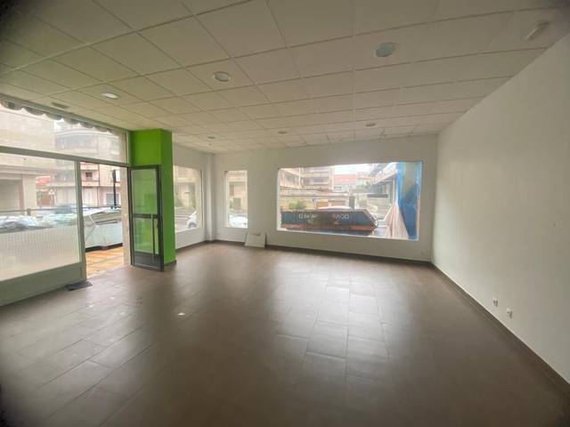 Local comercial en Alquiler en Lugar Revolta-Noalla en Noalla