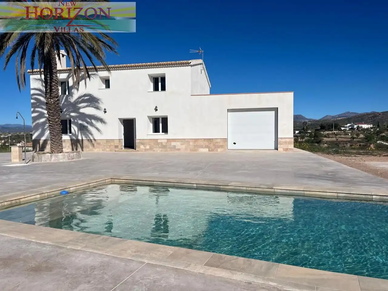 Vista exterior de Casa o xalet de lloguer en Albox amb Piscina comunitària