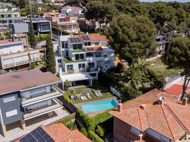 Semi-detached house with pool for sale in Carrer Bon Recer 7