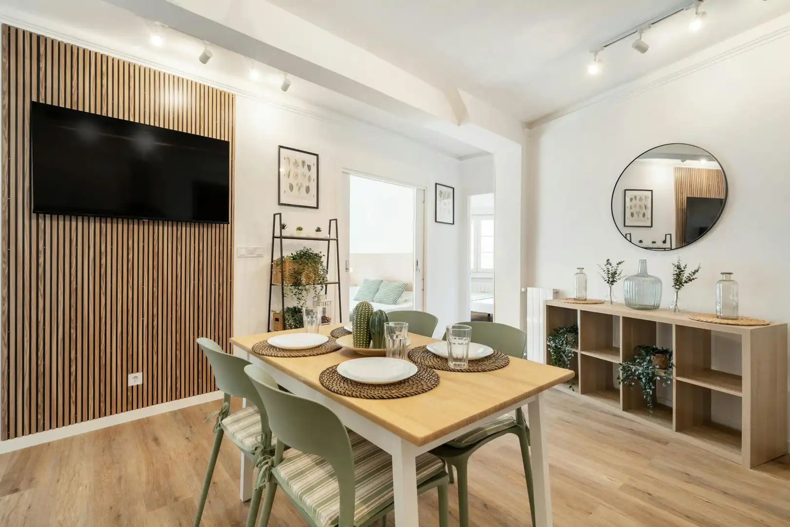 Dining room of Flat for rent in Madrid  with Air Conditioner, Heating and Furnished