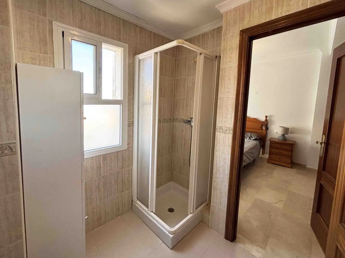 Bany de Casa adosada en venda en Benalup-Casas Viejas amb Aire condicionat, Calefacció i Terrassa
