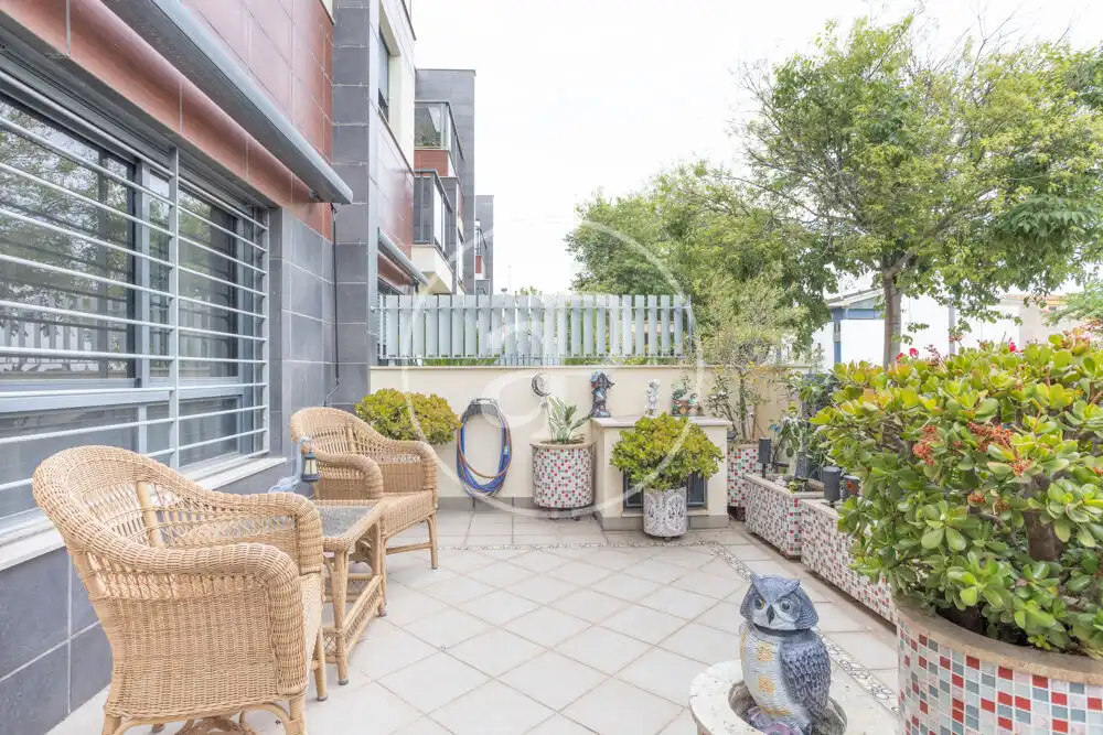 Terrasse von Einfamilien-Reihenhaus zum Verkauf in Castellón de la Plana / Castelló de la Plana mit Klimaanlage, Heizung und Terrasse