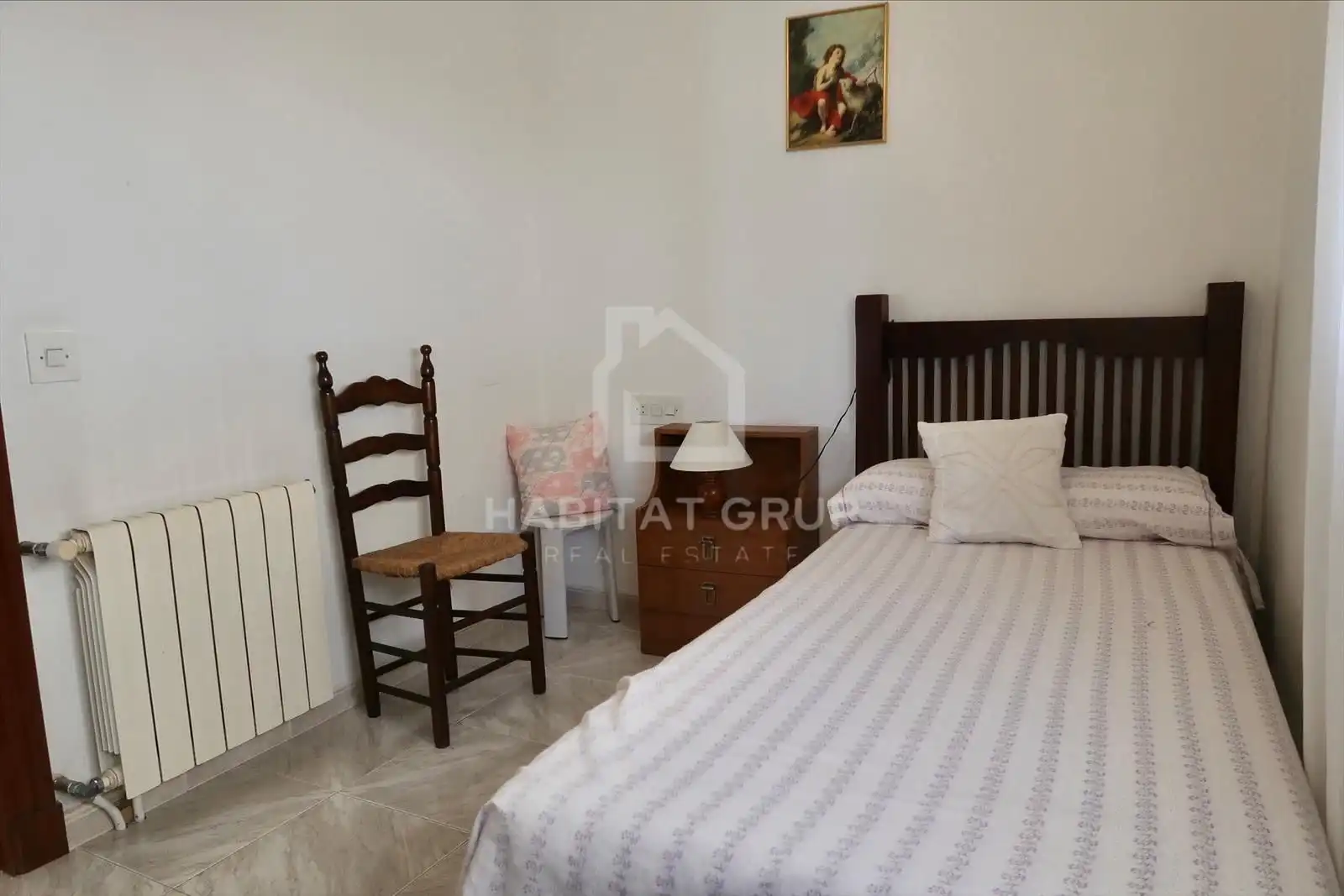 Schlafzimmer von Wohnung zum Verkauf in Es Castell mit Heizung und Privatgarten