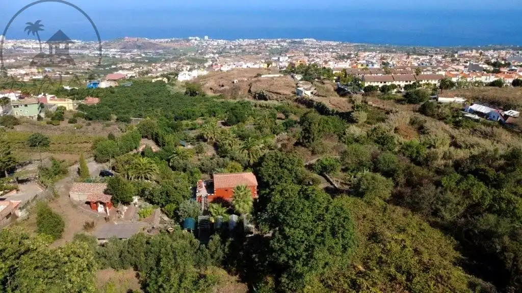 Vista exterior de Finca rústica en venda en La Orotava amb Jardí privat i Terrassa