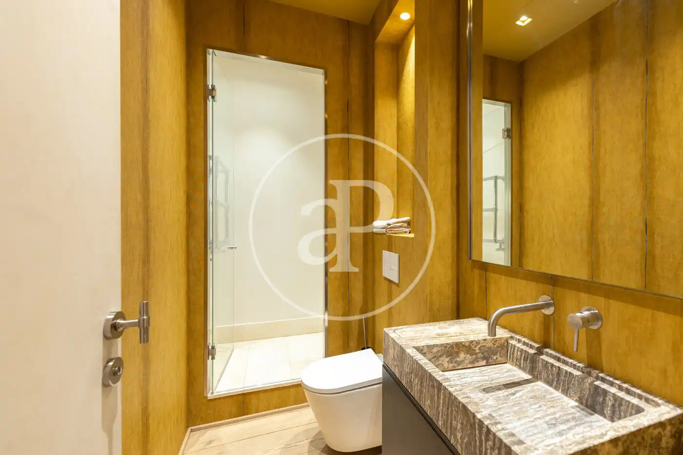 Baño de Piso en venta en Barcelona con Aire acondicionado, Calefacción y Amueblado