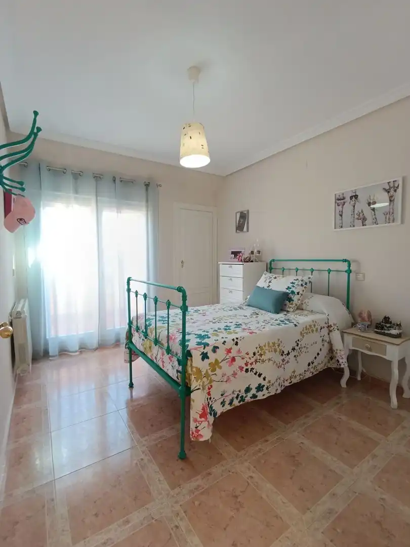 Habitación de Casa o chalet en venta en Ciudad Real con Aire acondicionado, Calefacción y Parquet